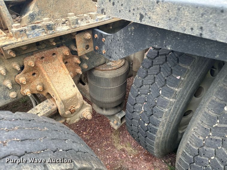 image for item EB2973 2012 Mack CHU613 semi truck