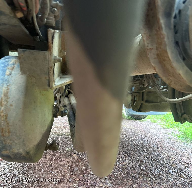 image for item EB2973 2012 Mack CHU613 semi truck