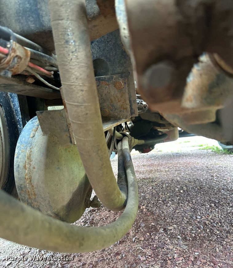 image for item EB2973 2012 Mack CHU613 semi truck