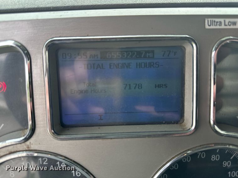 image for item EB2973 2012 Mack CHU613 semi truck