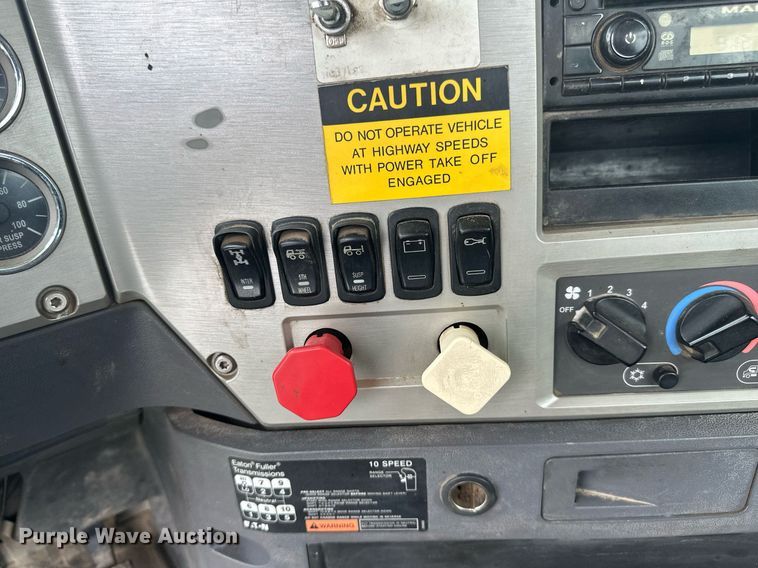 image for item EB2973 2012 Mack CHU613 semi truck