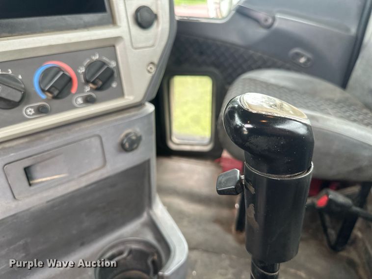 image for item EB2973 2012 Mack CHU613 semi truck