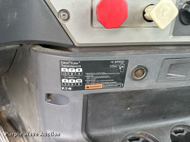 image for item EB2973 2012 Mack CHU613 semi truck