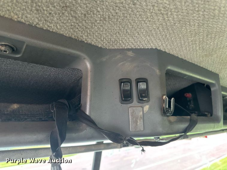 image for item EB2973 2012 Mack CHU613 semi truck