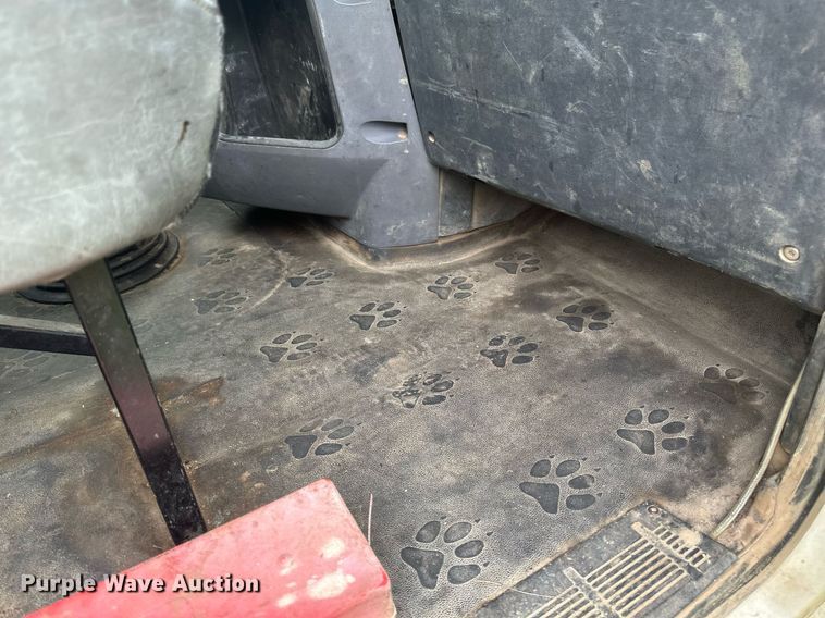 image for item EB2973 2012 Mack CHU613 semi truck