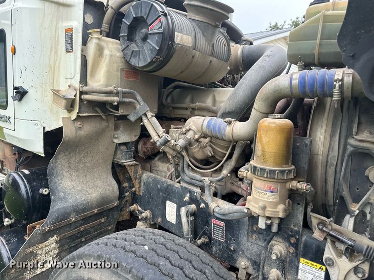 image for item EB2973 2012 Mack CHU613 semi truck