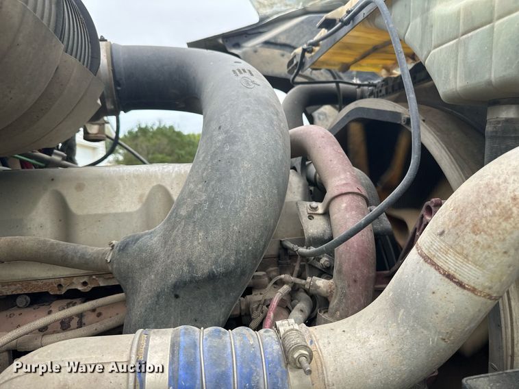 image for item EB2973 2012 Mack CHU613 semi truck