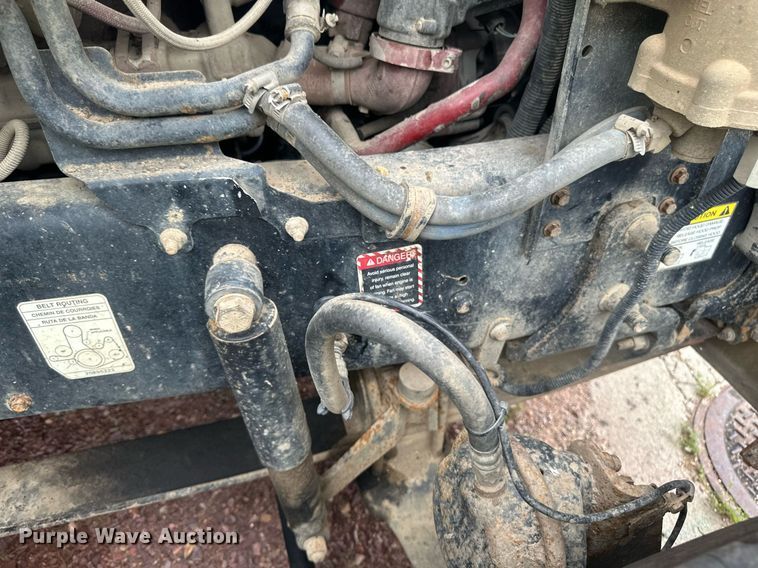 image for item EB2973 2012 Mack CHU613 semi truck