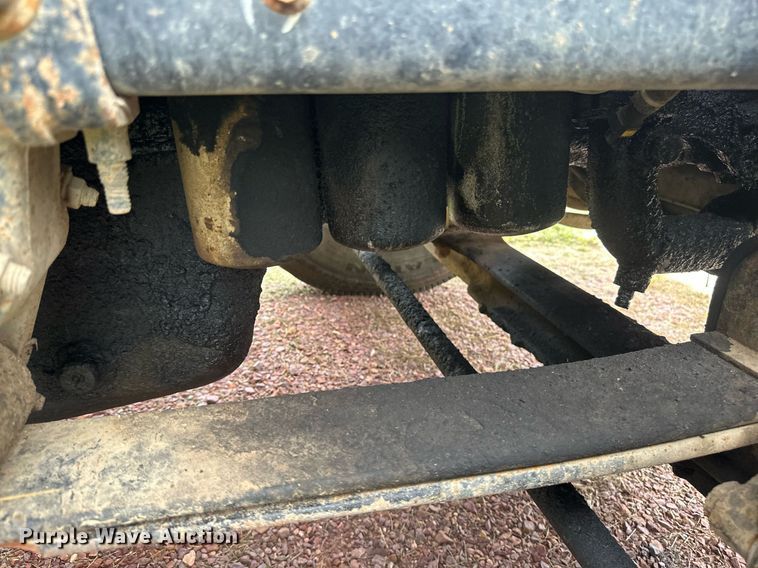 image for item EB2973 2012 Mack CHU613 semi truck