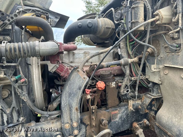 image for item EB2973 2012 Mack CHU613 semi truck