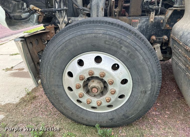 image for item EB2973 2012 Mack CHU613 semi truck