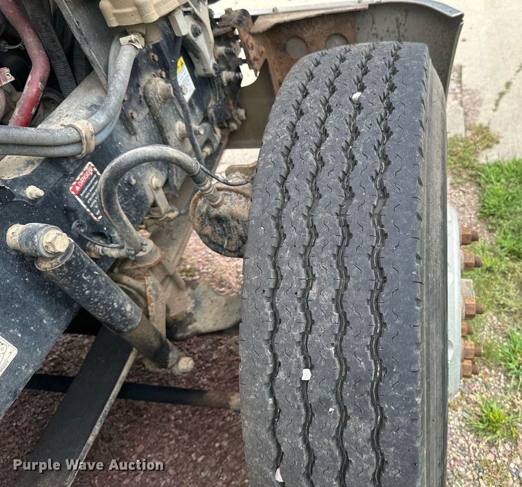 image for item EB2973 2012 Mack CHU613 semi truck