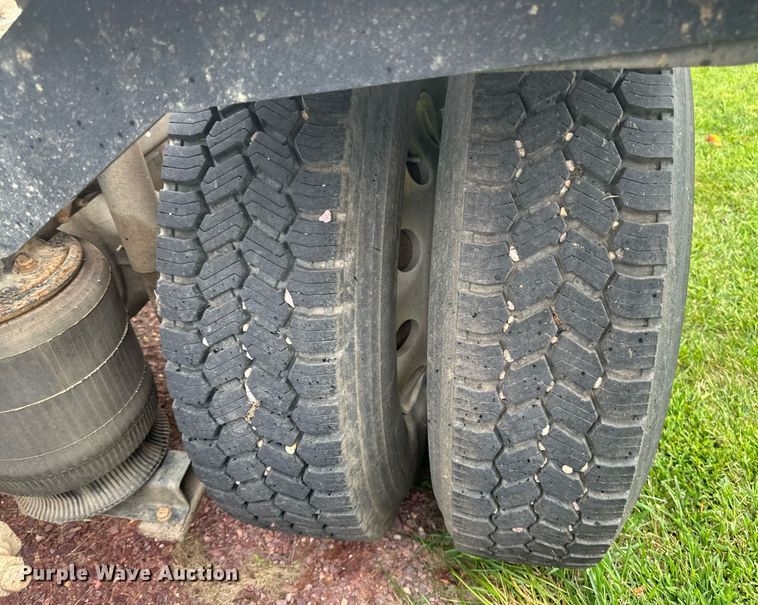 image for item EB2973 2012 Mack CHU613 semi truck