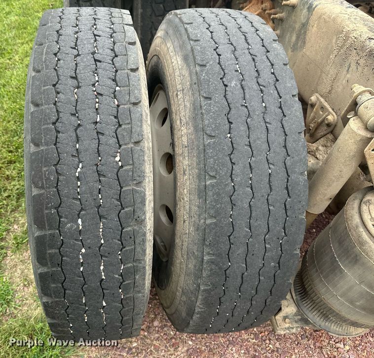 image for item EB2973 2012 Mack CHU613 semi truck