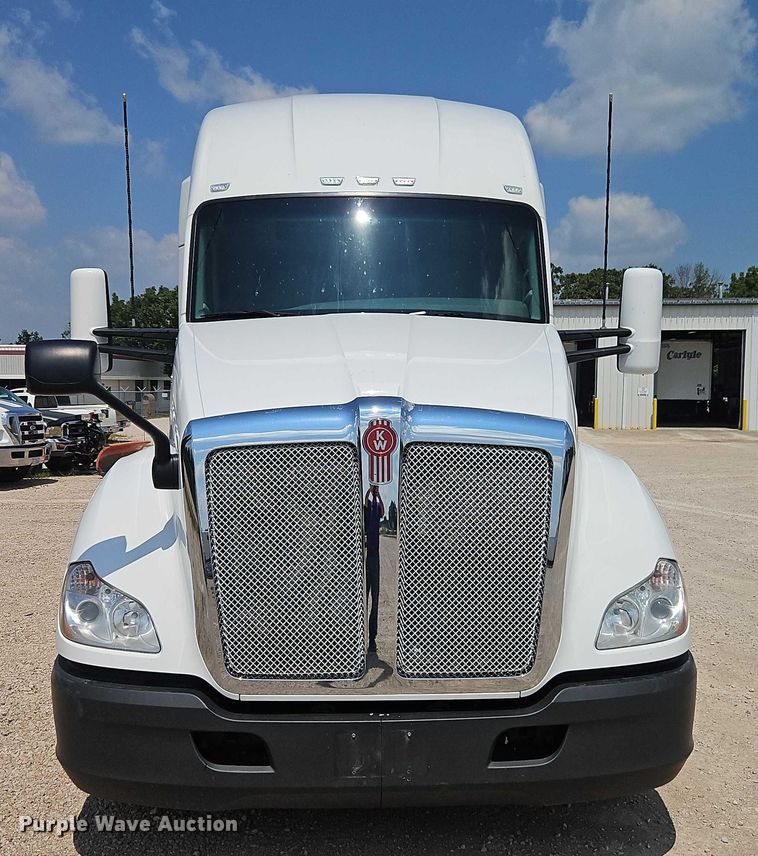 CAMIóN CAMAROTE 2018 KENWORTH