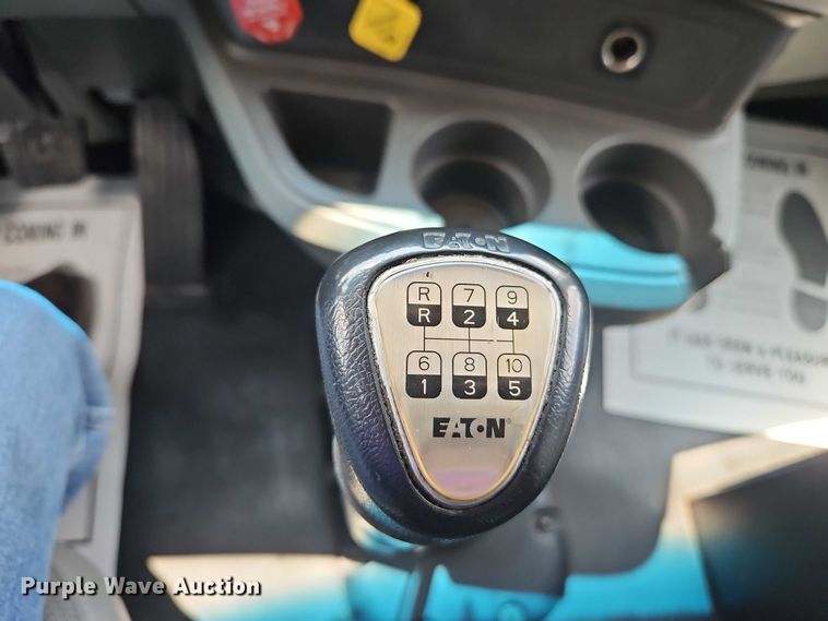 image for item EB8215 2018 Kenworth T680 semi truck