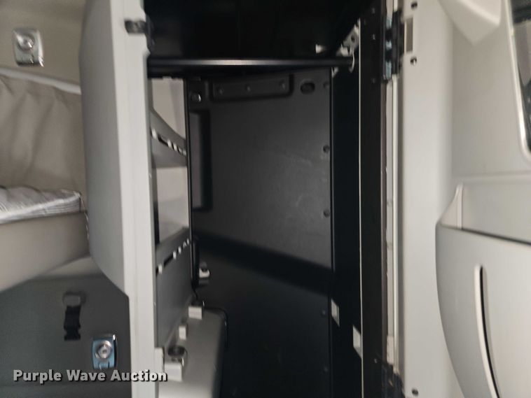 image for item EB8215 2018 Kenworth T680 semi truck