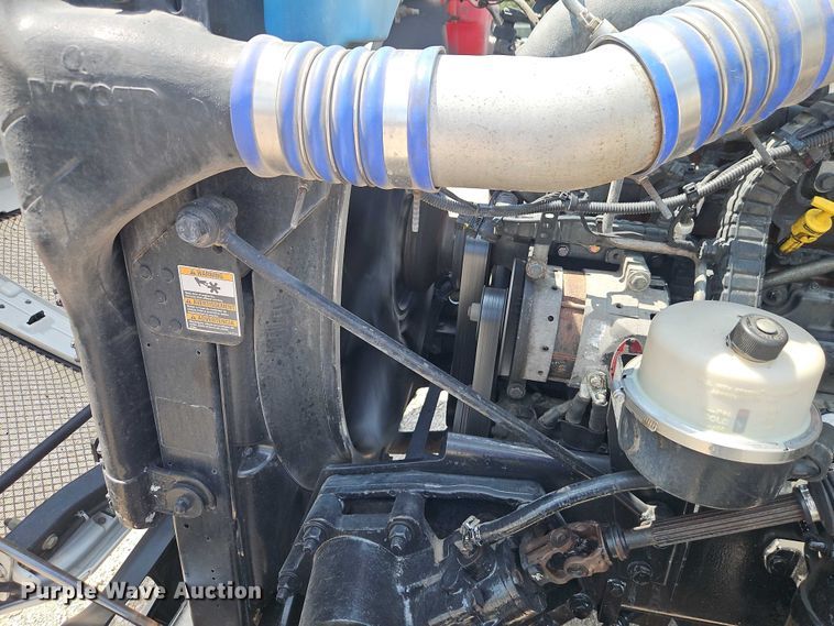 image for item EB8215 2018 Kenworth T680 semi truck