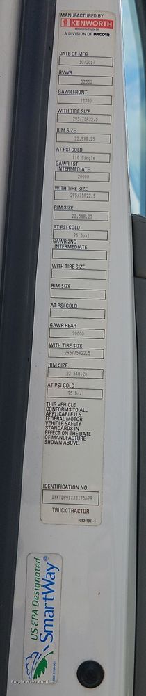 image for item EB8215 2018 Kenworth T680 semi truck