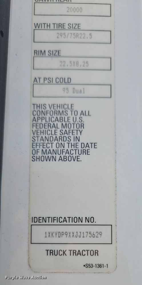 image for item EB8215 2018 Kenworth T680 semi truck