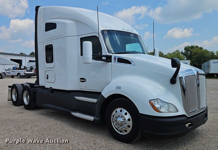 CAMIóN CAMAROTE 2018 KENWORTH