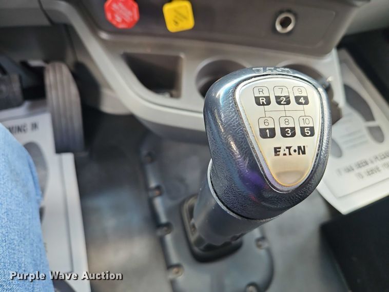 image for item EB8216 2018 Kenworth T680 semi truck