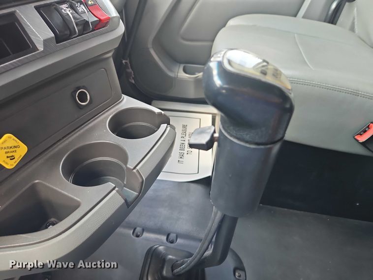 image for item EB8216 2018 Kenworth T680 semi truck