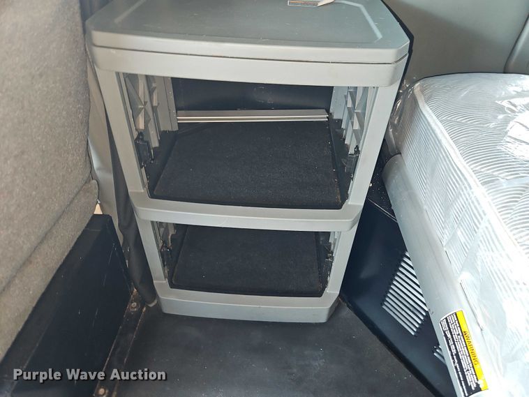 image for item EB8216 2018 Kenworth T680 semi truck