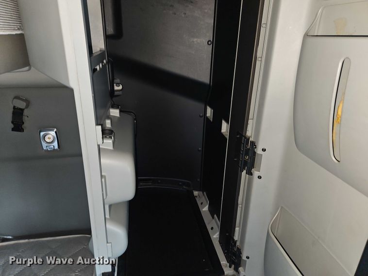 image for item EB8216 2018 Kenworth T680 semi truck