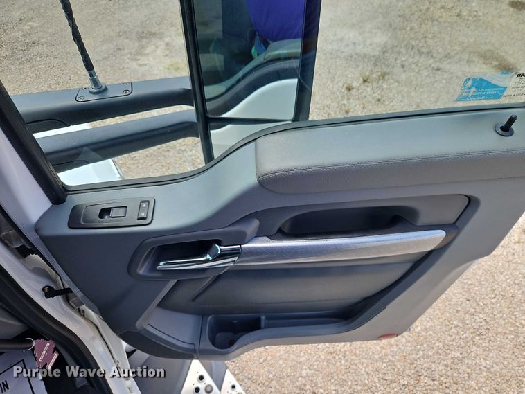 image for item EB8216 2018 Kenworth T680 semi truck