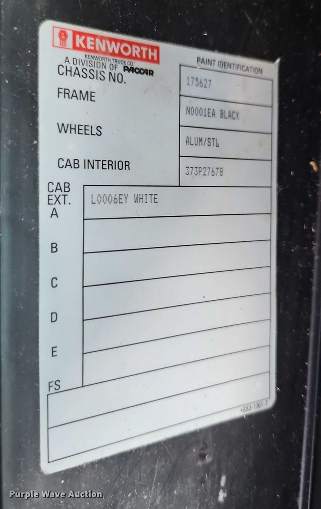 image for item EB8216 2018 Kenworth T680 semi truck