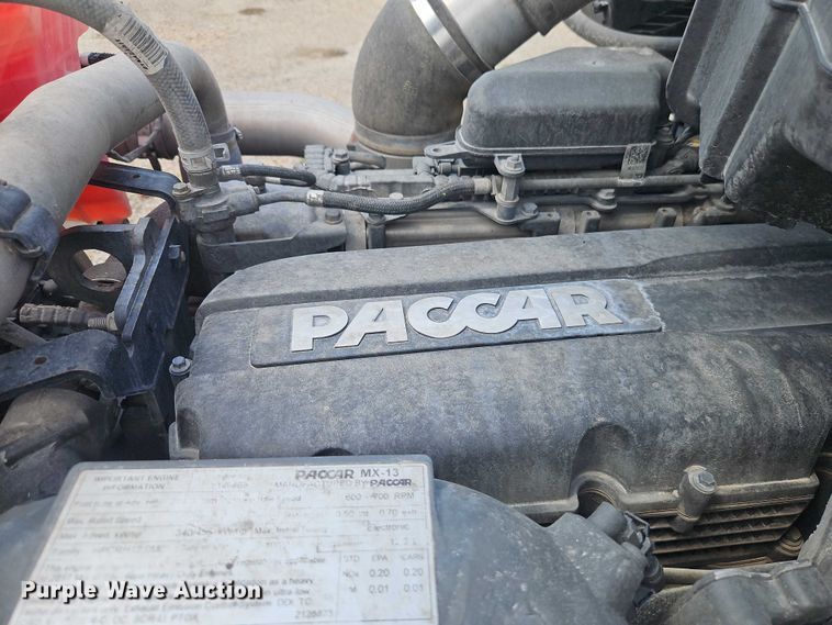 image for item EB8216 2018 Kenworth T680 semi truck