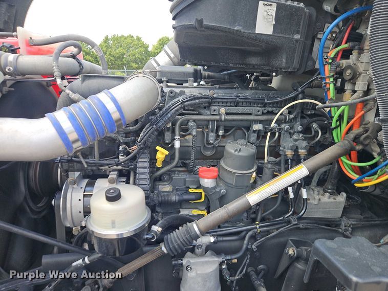 image for item EB8216 2018 Kenworth T680 semi truck