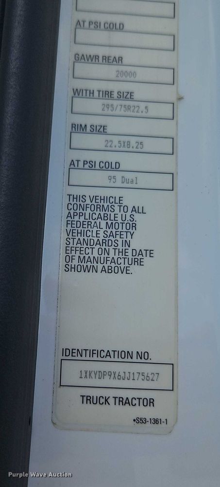 image for item EB8216 2018 Kenworth T680 semi truck