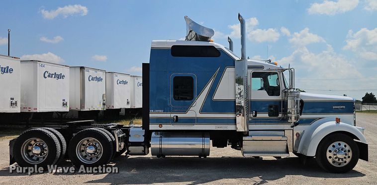 image for item EB8217 2018 Kenworth W9 Series semi truck