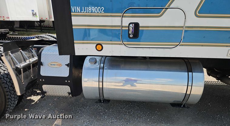 image for item EB8217 2018 Kenworth W9 Series semi truck