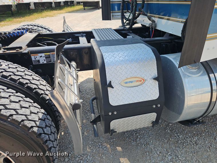 image for item EB8217 2018 Kenworth W9 Series semi truck