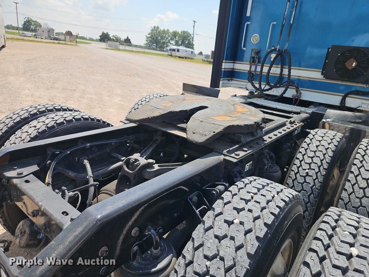 image for item EB8217 2018 Kenworth W9 Series semi truck