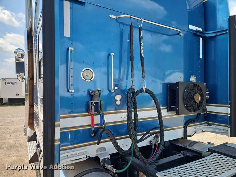 image for item EB8217 2018 Kenworth W9 Series semi truck