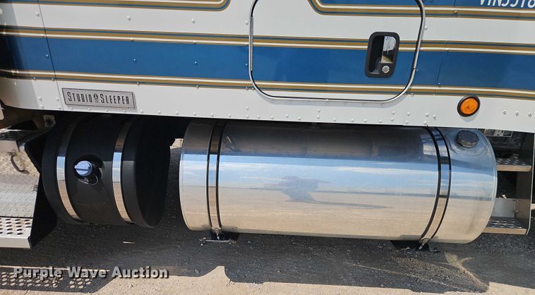 image for item EB8217 2018 Kenworth W9 Series semi truck