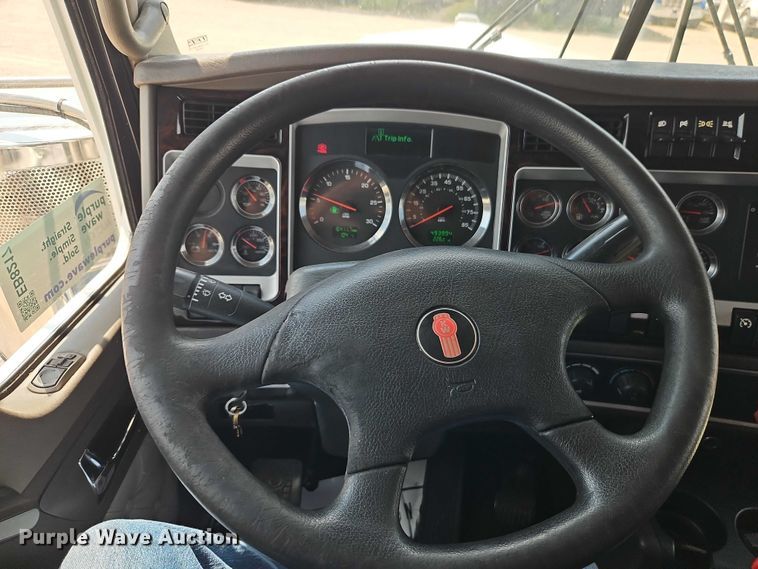 image for item EB8217 2018 Kenworth W9 Series semi truck