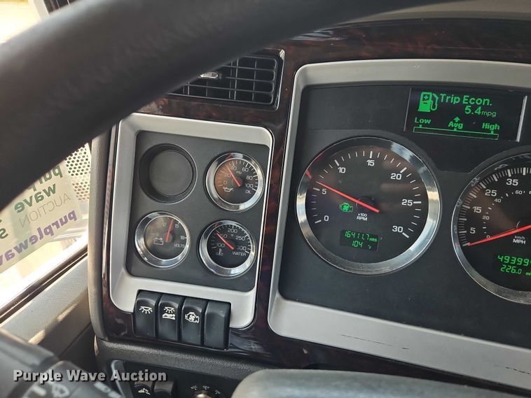 image for item EB8217 2018 Kenworth W9 Series semi truck