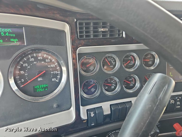 image for item EB8217 2018 Kenworth W9 Series semi truck