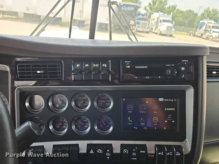 image for item EB8217 2018 Kenworth W9 Series semi truck