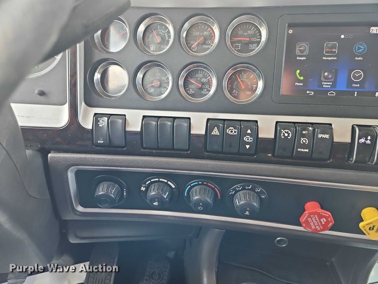 image for item EB8217 2018 Kenworth W9 Series semi truck