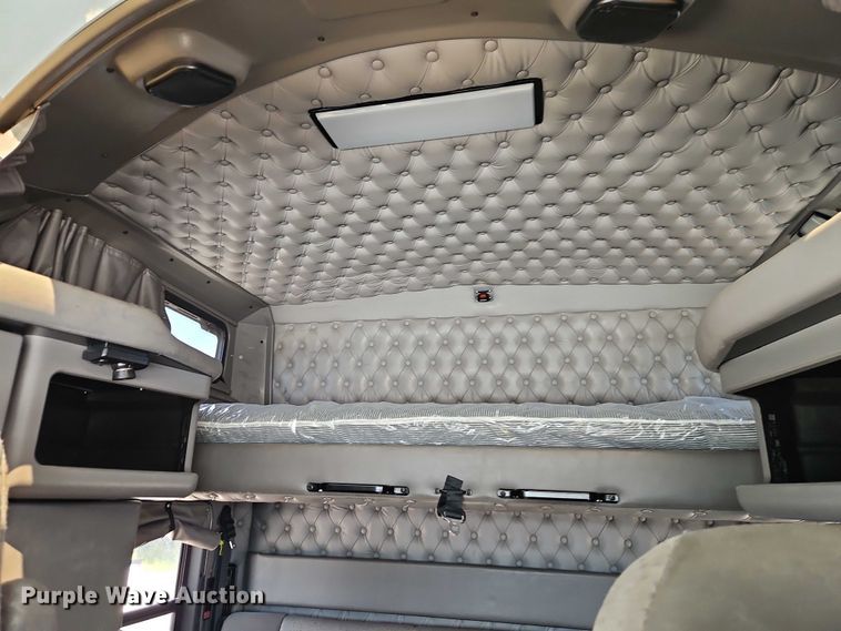 image for item EB8217 2018 Kenworth W9 Series semi truck