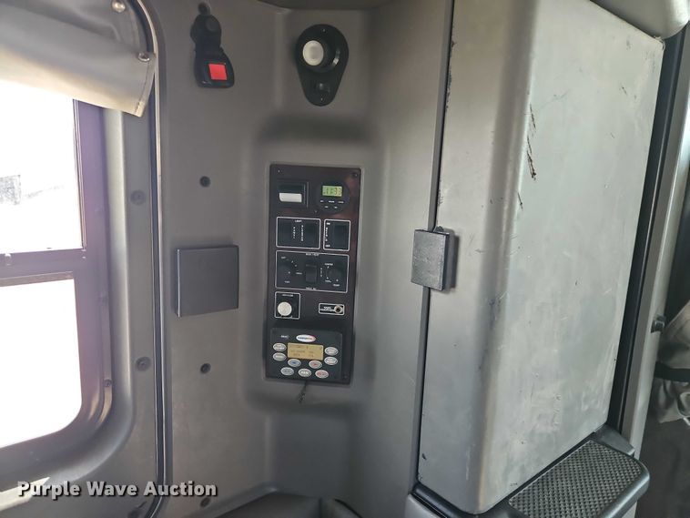 image for item EB8217 2018 Kenworth W9 Series semi truck