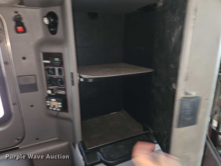 image for item EB8217 2018 Kenworth W9 Series semi truck