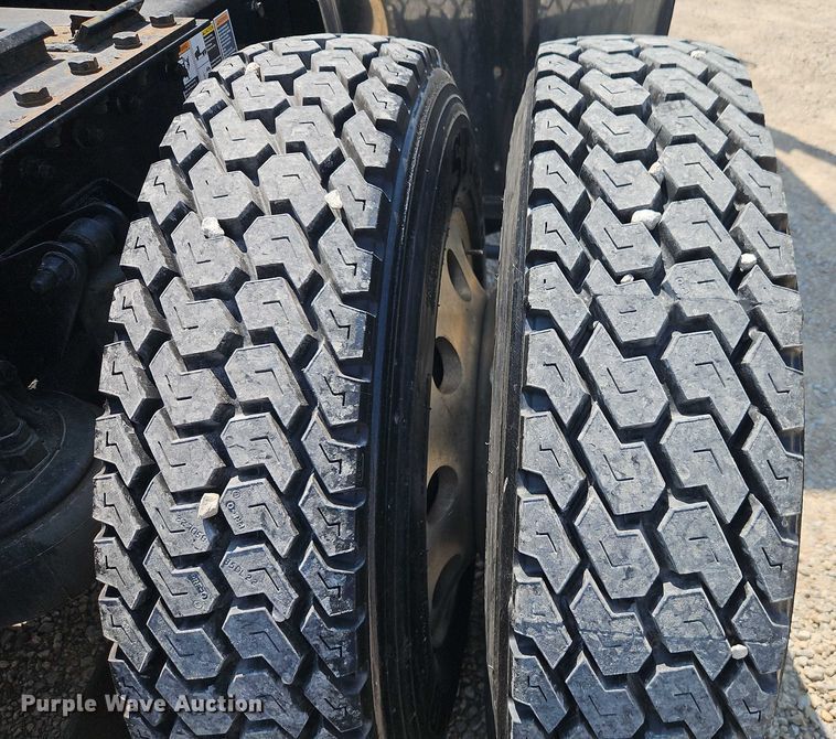 image for item EB8217 2018 Kenworth W9 Series semi truck