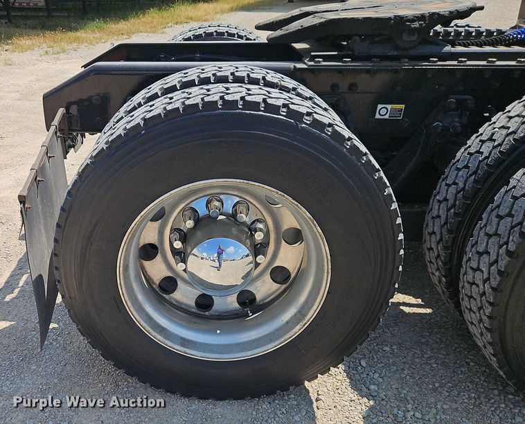 image for item EB8217 2018 Kenworth W9 Series semi truck